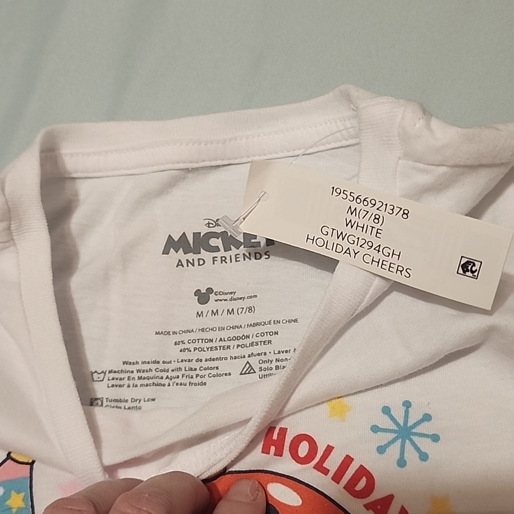 DISNEY MICKEY AND FRIENDS HOLIDAY CHEERS SHIRT SZ 7/8 NWT - Picture 3 of 4